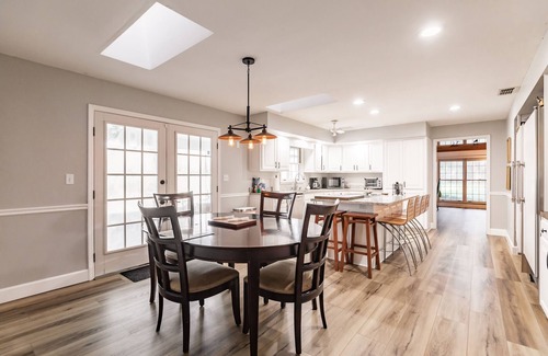 Fellowship House | Family Friendly Farm House- 10 minutes from WEC