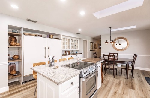 Fellowship House | Family Friendly Farm House- 10 minutes from WEC