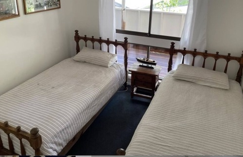 North Avoca House | Family Friendly Four Bedroom Beach House