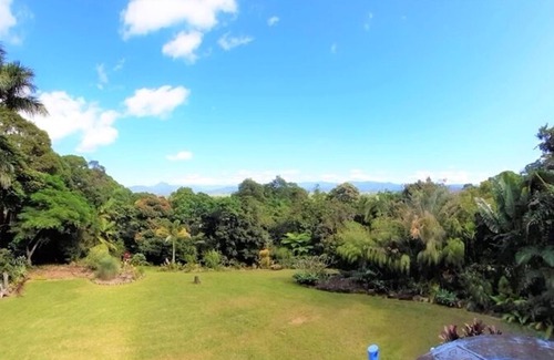 Farrants Hill House | Family Friendly Home on Farrants Hill