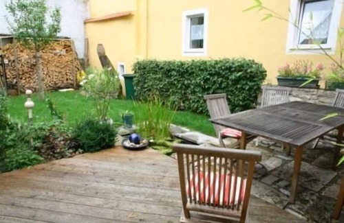 Frickenhausen a. Main House | family-friendly house for yourself alone with garden pets allowed