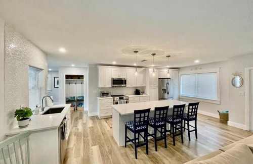 Deerfield Beach House | Family Friendly Home with Pool, Wifi, by the beach