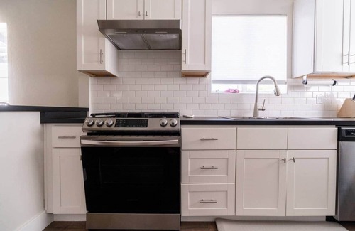 Encanto House | Family Friendly Home by Downtown with 3 Beds