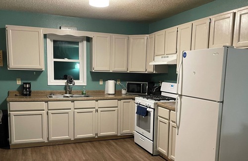 Fayette House | Family friendly home within walking distance of Upper Iowa College.