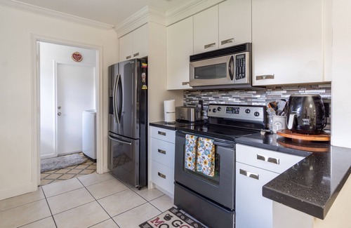 Davie House | Family friendly home with playground. 2 miles away from hard rock hotel casino