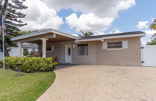 Davie House | Family friendly home with playground. 2 miles away from hard rock hotel casino
