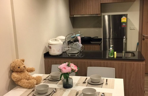 Cha-am Condo | Family friendly HUGE LONG POOL & relaxed pool