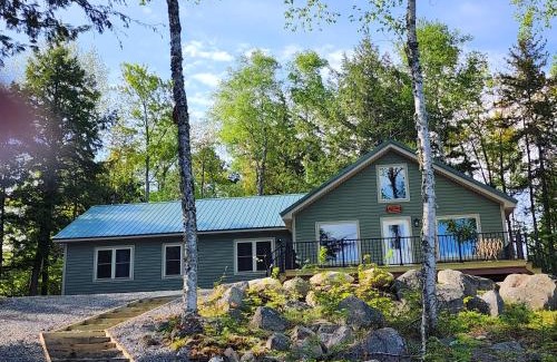 Millinocket House | Family Friendly Lakefront Cottage, Ambajejus Lake