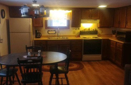 Pickerel Cottage | Family friendly lakefront cottage