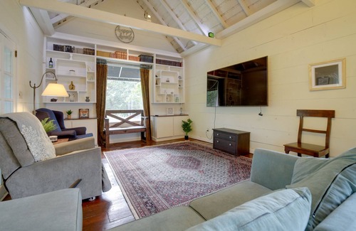 Landrum House | Family-Friendly Landrum Farmhouse: Deck & Swim Spa