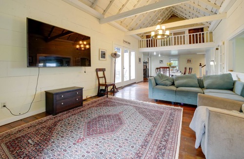 Landrum House | Family-Friendly Landrum Farmhouse: Deck & Swim Spa