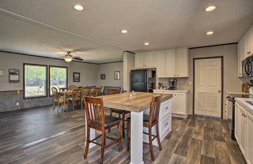 Madill House | Family-Friendly Madill Home: Peaceful Setting