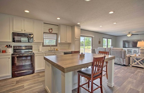 Madill House | Family-Friendly Madill Home: Peaceful Setting