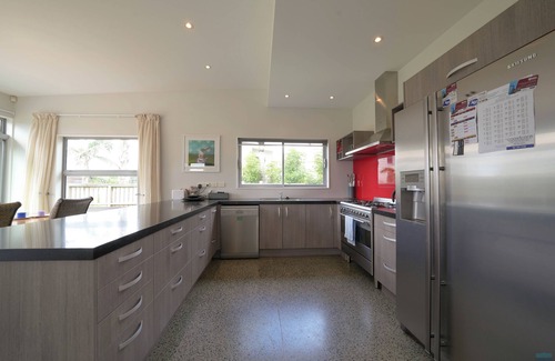 Omaha House | Family Friendly on Kewai.