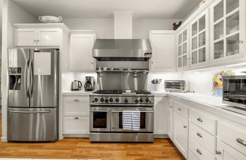 Los Alamos House | Family friendly pool, walk to restaurants!