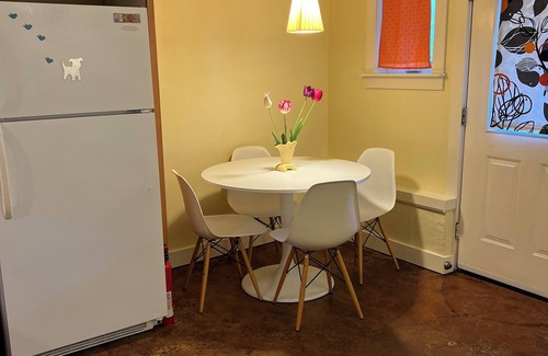 Alberta Arts District Apartment | ★ Family Friendly/Prime Location/Lots of Amenities/Safe/Pet friendly ★