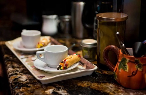 Chestnut Mound House | Family friendly quiet getaway! The Grande @ Tuscany Inn Tennessee