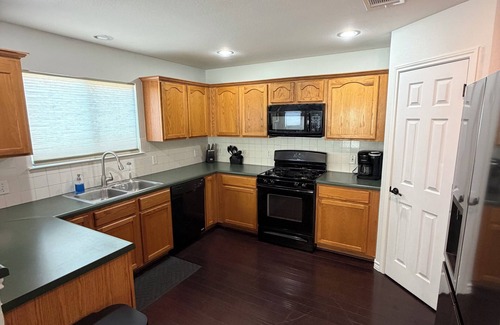 Hutto House | Family Friendly, Relaxing home in Great Location
