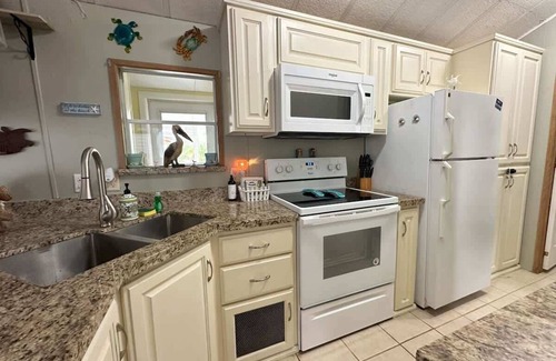 Port Isabel House | Family-Friendly Resort Cottage with Private Patio