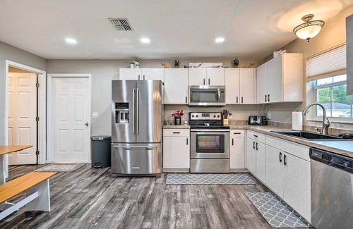 Summerfield House | Family-Friendly Retreat Near Golf & Lake Weir