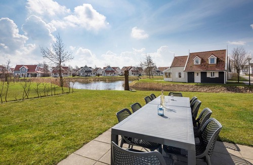 Bruinisse Villa | Family-Friendly Retreat