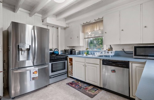 Sagamore Beach House | Family-Friendly Sagamore Beach Cottage Escape