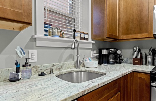 Southwest Garden Apartment | Family Friendly, Safe & Comfy near Botanical Gardens and Tower Grove Park