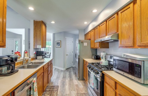 Silverdale House | Family-Friendly Silverdale Home w/Private Deck!