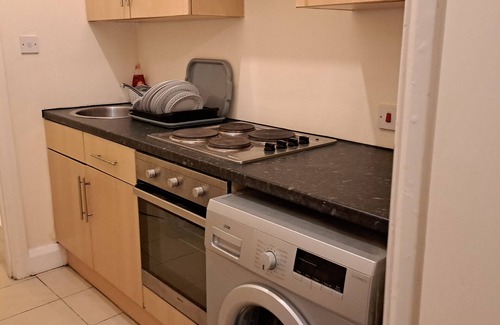 Goresbrook Apartment | Family friendly, spacious and close to grocery outlets,restaurants and transport