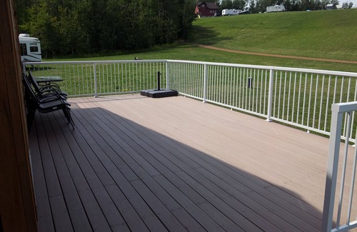 Parkland Beach Cabin | Family friendly summer town Parkland Beach