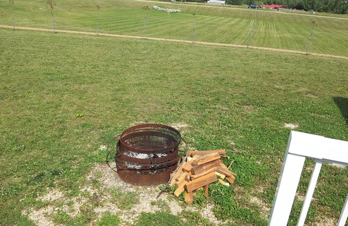 Parkland Beach Cabin | Family friendly summer town Parkland Beach