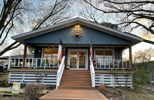 Carolyn Estates House | Family friendly Wisdom Tree Lake House