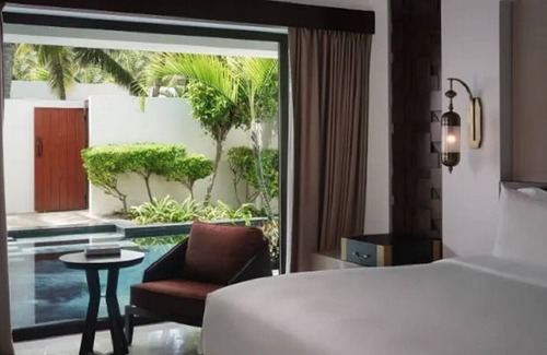 Salalah Hotel | Family Friendly Villa! 2 Luxury Units with Pool, Spa, Gym & Free Parking!