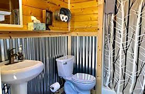 Alton House | Family-Friendly Wagon Perfect for a Unique Glamping Experience in Utah