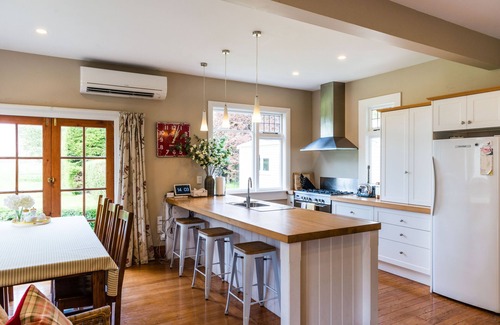 Ohoka House | Family-friendly, well-equipped, spacious country house,garden and Fibre Internet