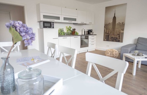 Barmbek-Sued Apartment | Family & Friends Suite (3 bedrooms) - Dehnhaide Apartments