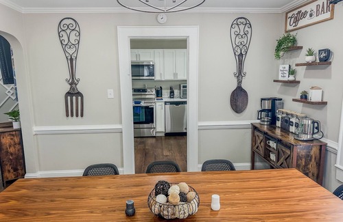 Greensboro House | Family Fun Home 2 Bedroom 1 Bathroom close to Downtown Greensboro