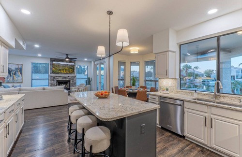 Val Vista Lakes House | Family Fun Lakefront, Htd Pool, Spa, Putt Green, Kayaks, Covered Patio w/TV, Indoor Games