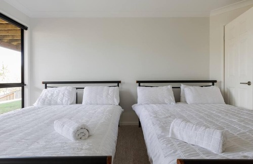 Pacific Pines Apartment | Family Fun Oasis Pool Retreat Near Theme Parks