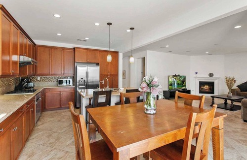 Eastvale House | Family Fun on Leighton #40938