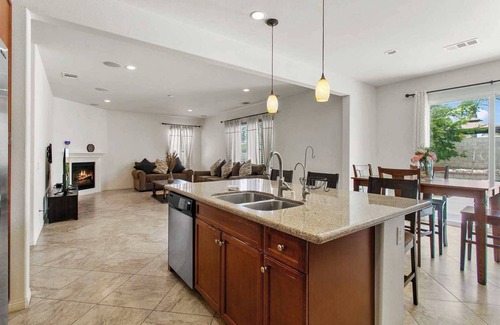 Eastvale House | Family Fun on Leighton #40938