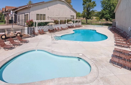 Afton Apartment | Family Fun on Monkey Island in this resort 2BD con