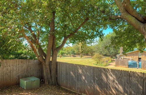 Edmond House | Family Game Retreat w/Arcade + Fire Pit