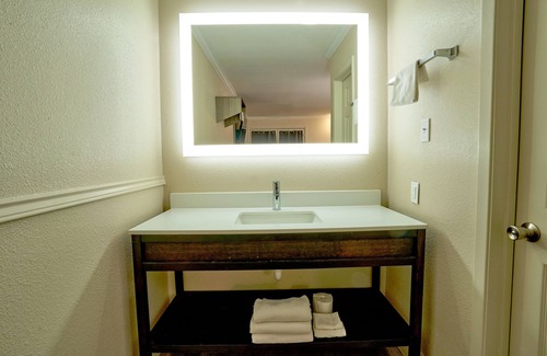 Bonanza Hotel | Family Garden Inn & Suites