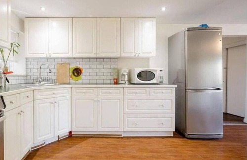 Coquitlam House | Family Gathering Beachside Retreat