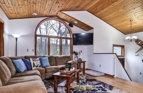 Minocqua Cabin | Family Getaway at Crescent Lake