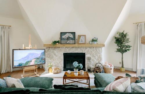 Payson House | Family Getaway Foxwood Cottage in Star Valley!