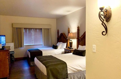 Zermatt Villa | Family Getaway-Pool, Hot Sprng, Scuba & Ice Castles Villa 1071 villa