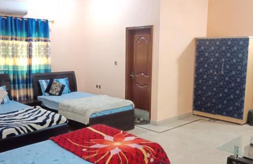 Gulshan-e-Iqbal House | Family Guest House in Gulshan-e-iqbal , block-10