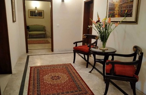 Gulberg House | Family Gulberg Guest House